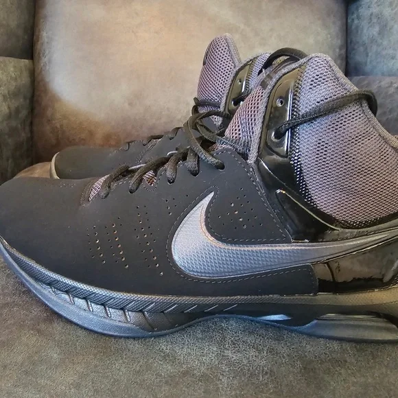 Nike Air Visi Pro Black High-Top Athletic Shoes with Cushioned Sole - Picture 6 of 6